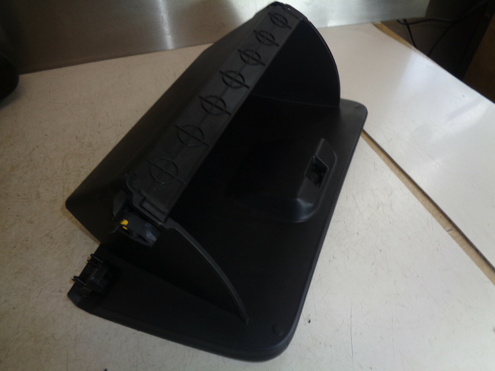 VAUXHALL VIVA 2017 NS PASSENGER SIDE GLOVE BOX STORAGE COMPARTMENT