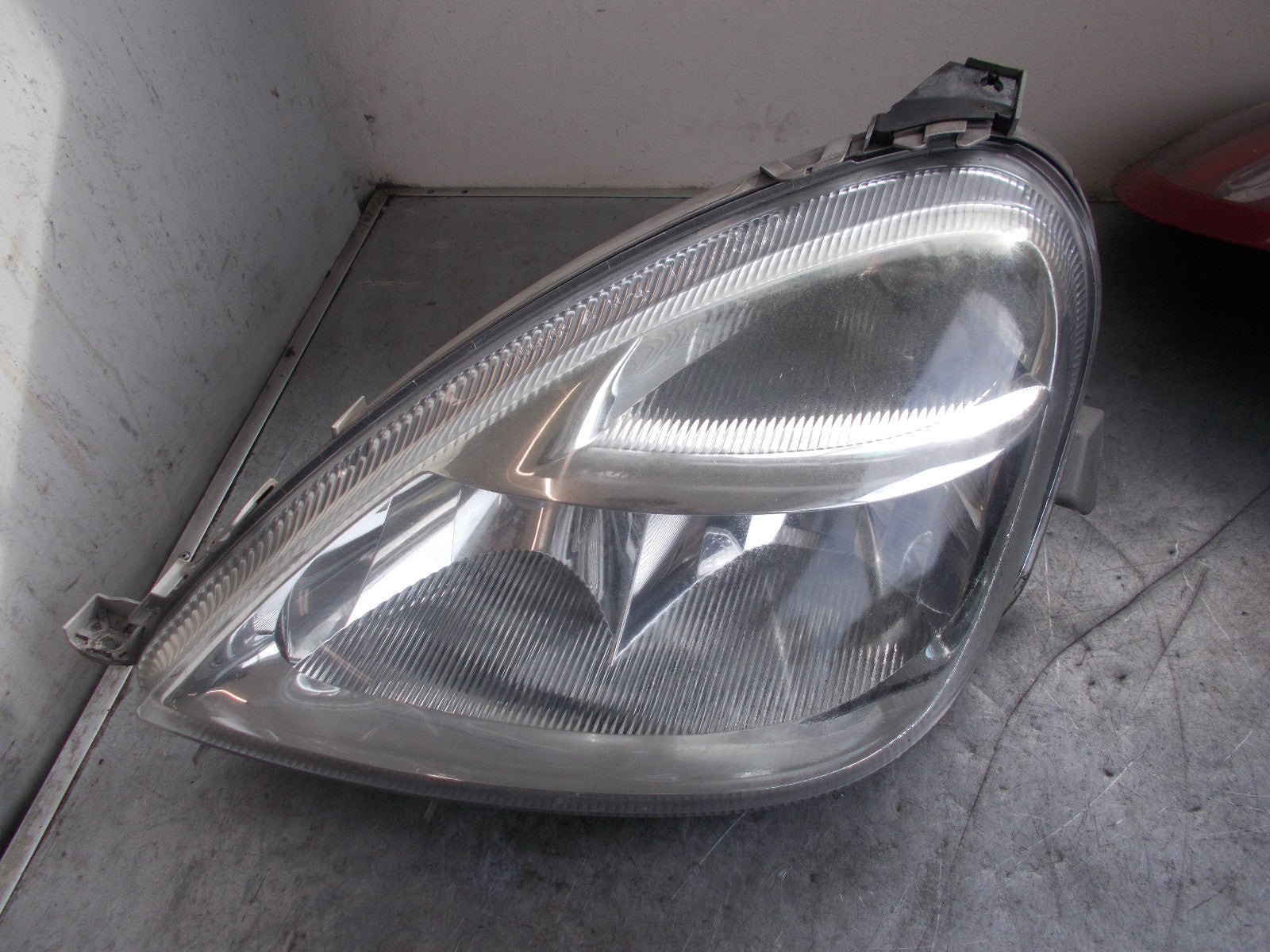 MERCEDES A160 2003 NS PASSENGER SIDE HEADLIGHT HEADLAMP A1688201961