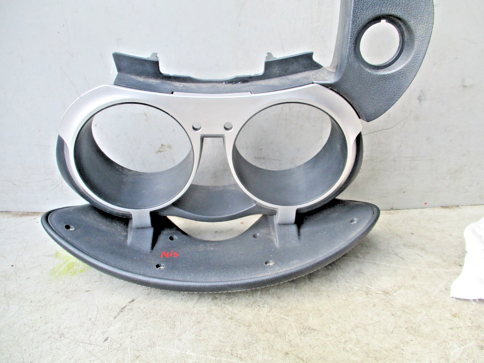 NISSAN JUKE F16 2016 INSTRUMENT CLUSTER SPEEDO METER SURROUND TRIM 682401KG2A