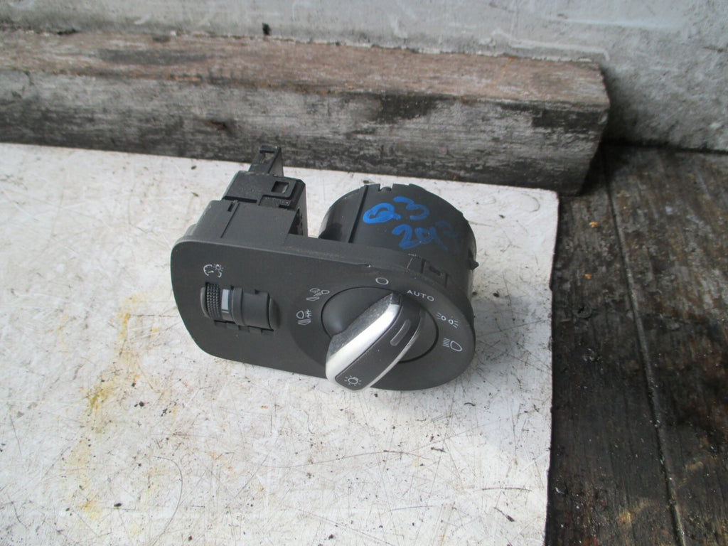 AUDI Q3 8U 2017 HEADLIGHT FOG LIGHT CONTROL SWITCH 8X2941531