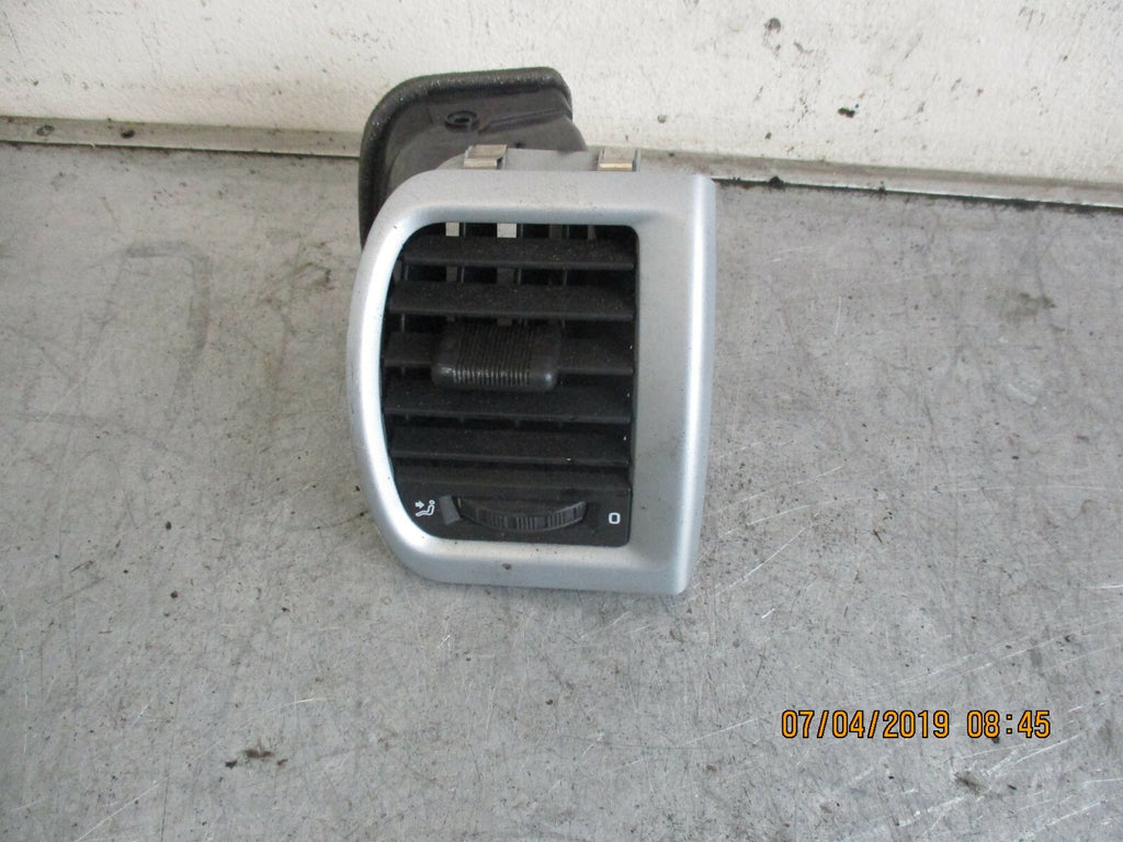 SKODA FABIA 5J MK2 NS PASSENGER SIDE HEATER AIR VENT 5J0819702
