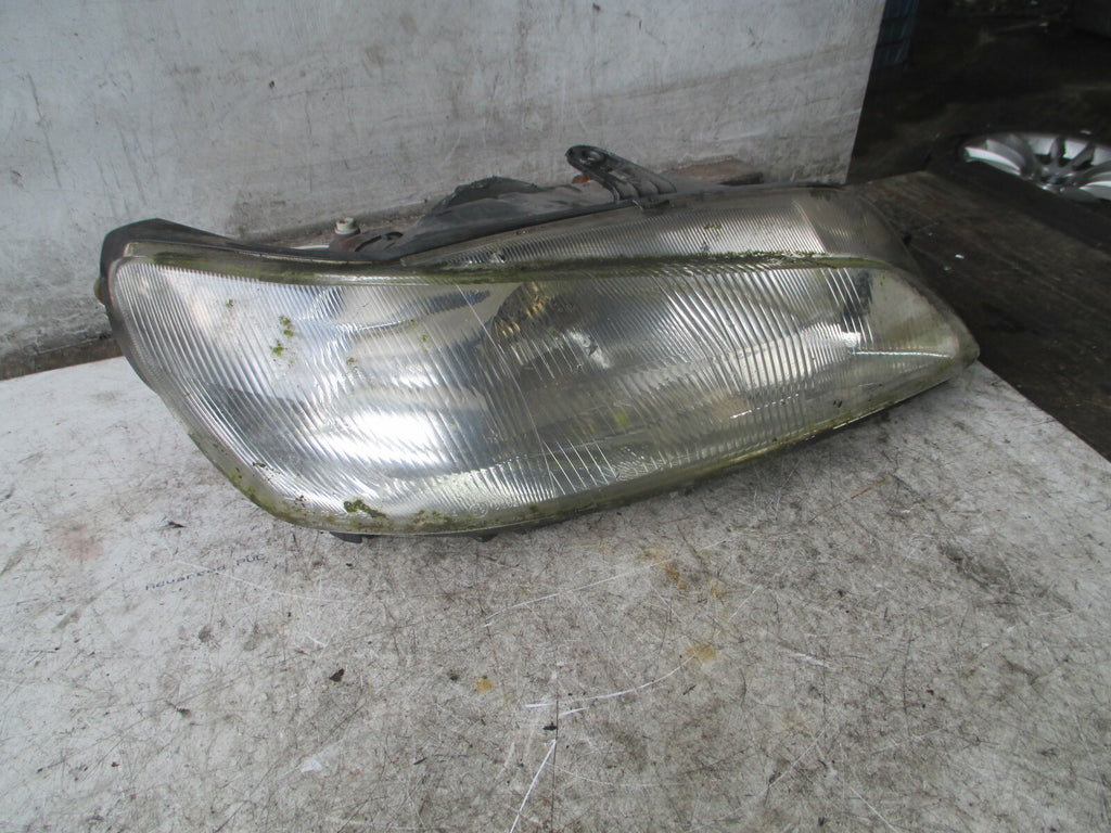 PEUGEOT 306 2003 OSF DRIVER SIDE FRONT HEADLIGHT HEADLAMP 9625305380