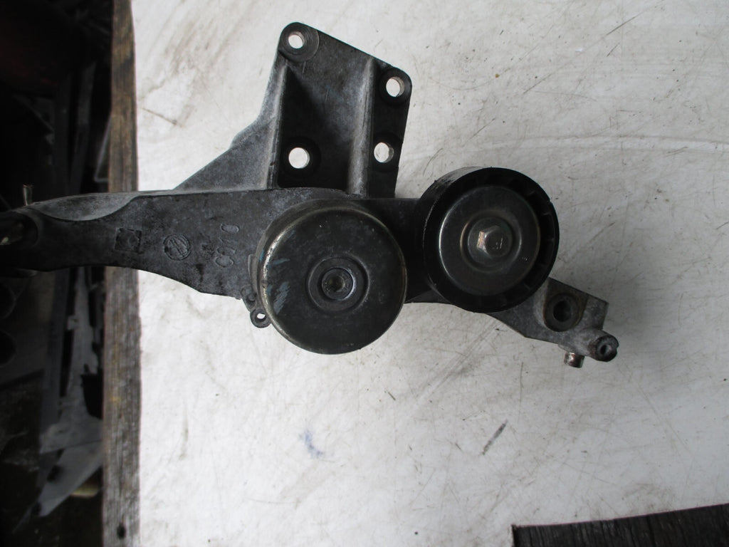 FIAT 500 2016 ENGINE MOUNT BRACKET TENSIONER PULLEY WHEEL ASSEMBLY UNIT
