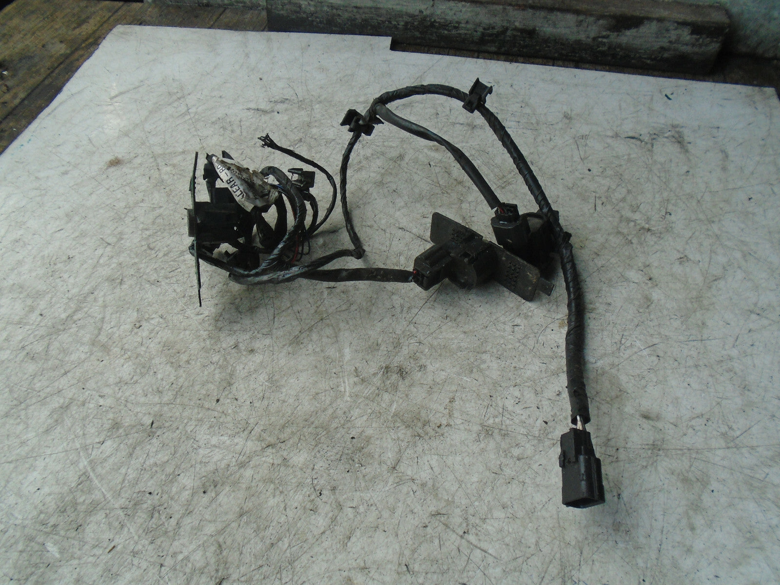 NISSAN QASHQAI J11 2018 REAR PARKING WIRING & SENSOR 24093HV00A DAMAGED