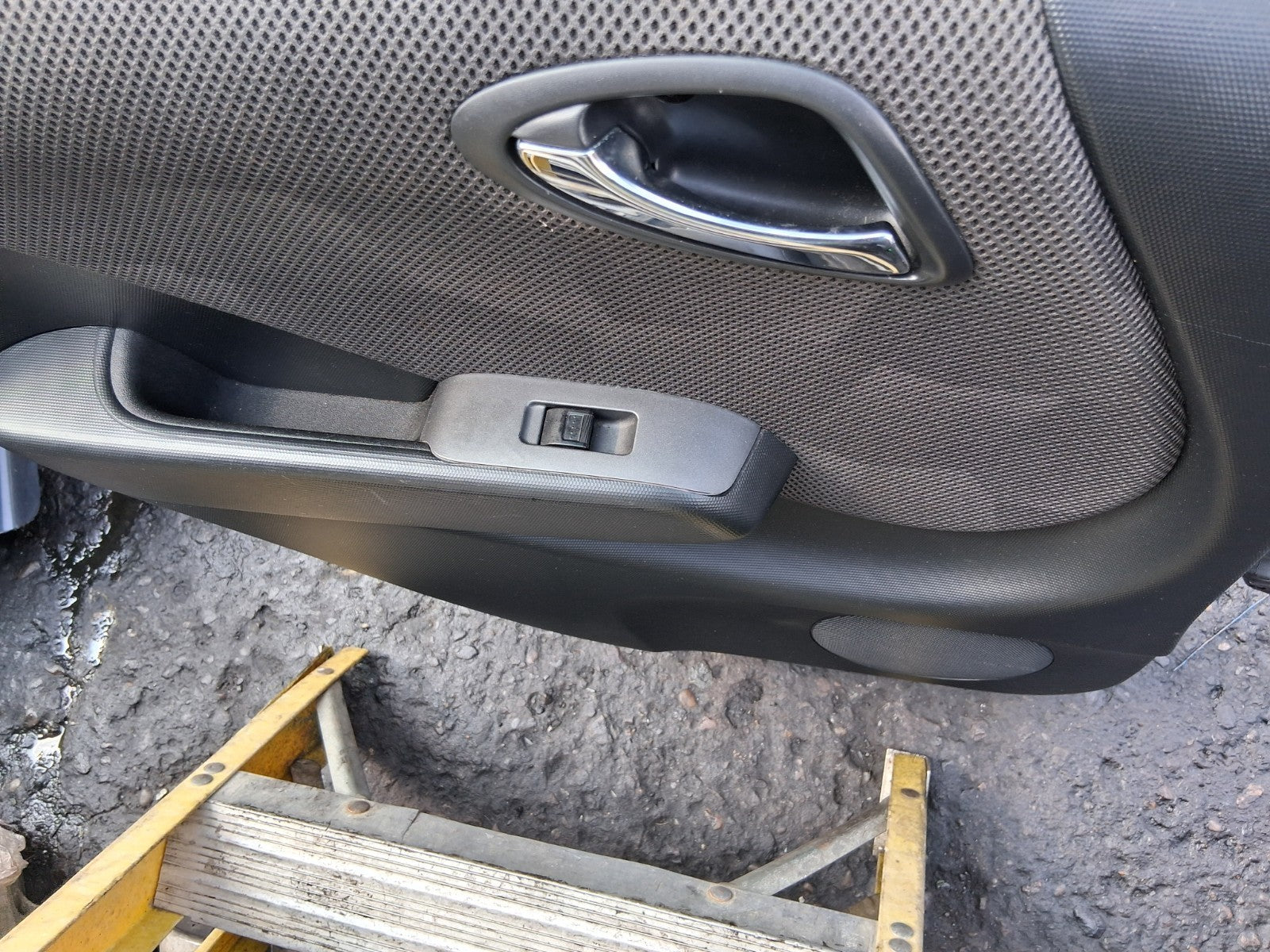 2007 HONDA JAZZ MK2 NSR PASSENGER SIDE REAR LEFT COMPLETE DOOR BLUE