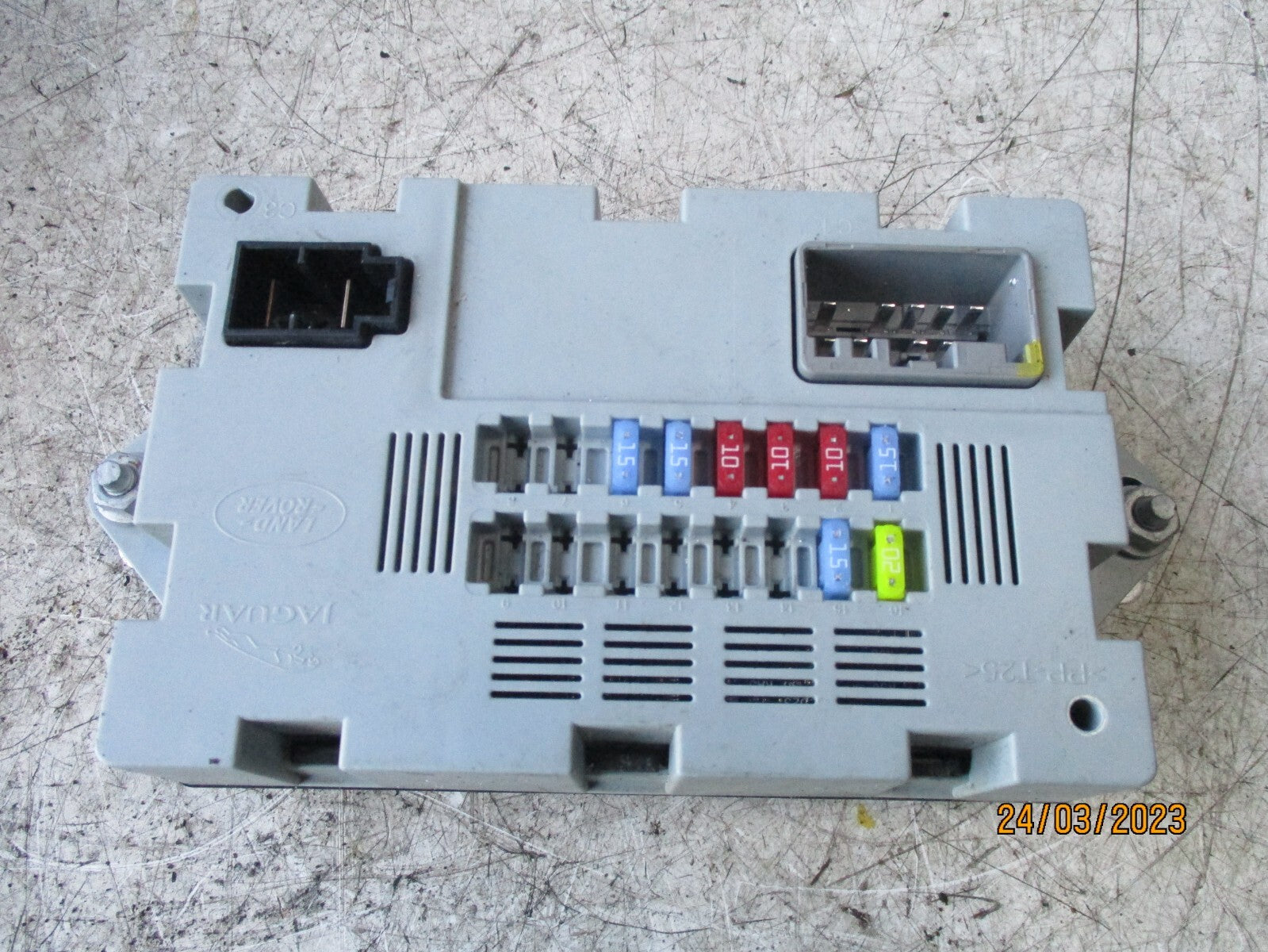 JAGUAR XE 2017 FUSE BOX RELAY MODULE CPLA14Q073AA