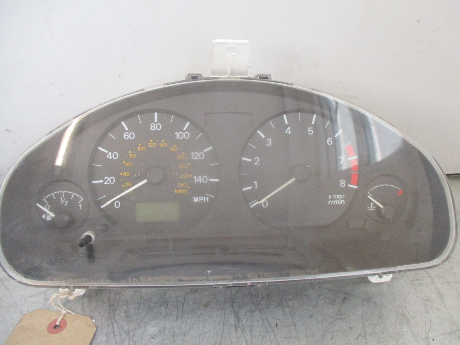 1998 MITSUBISHI CARISMA 1.8 GDI  SPEEDOMETER INSTRUMENT CLUSTER MR308420