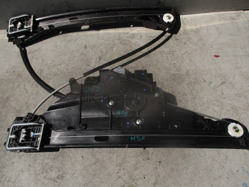 2021 CITROEN C4 MK3 NSF PASSENGER FRONT WINDOW MOTOR & REGULATOR 9832841680