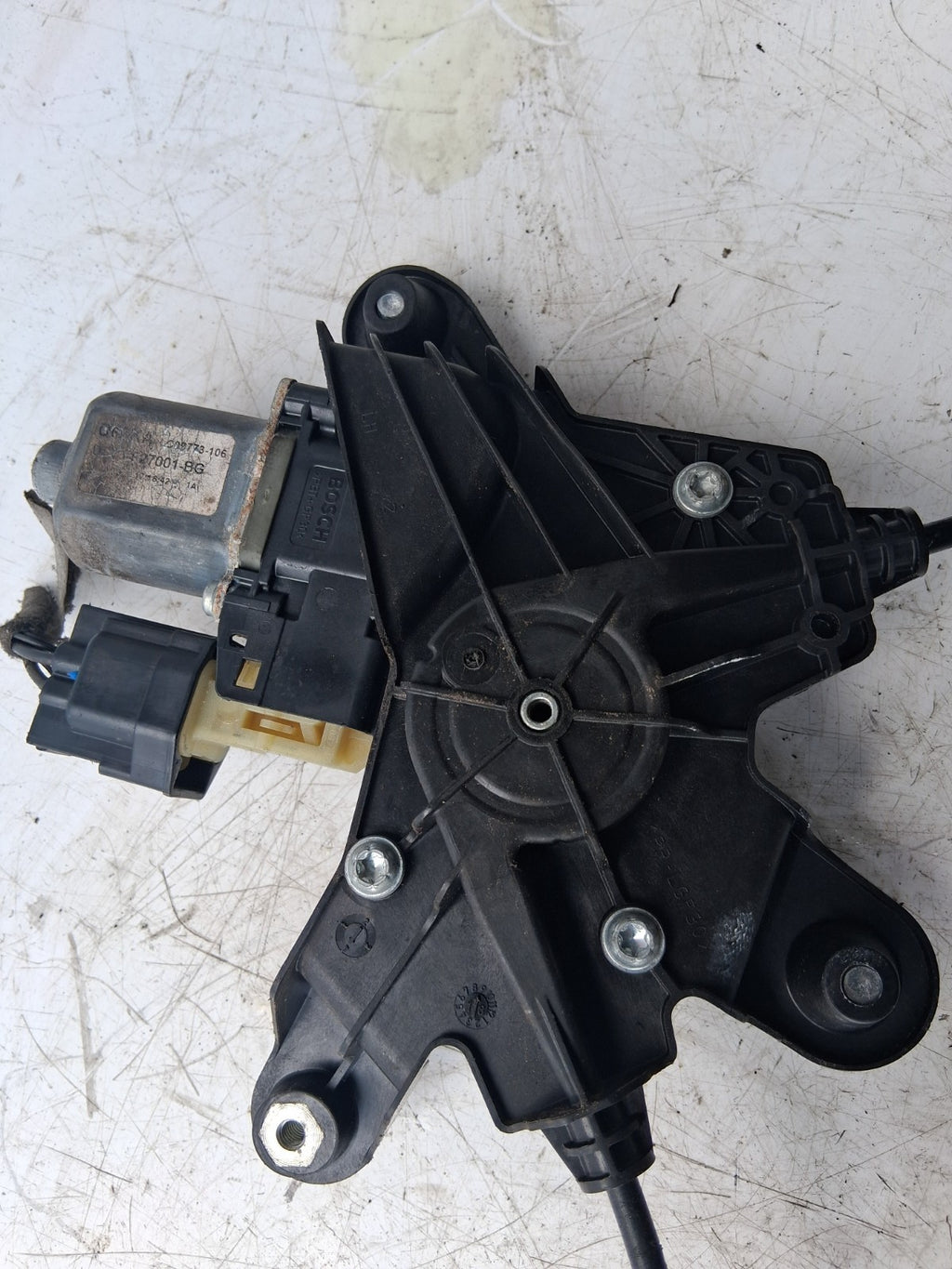 2018 FORD MONDEO SIDE FRONT WINDOW REGULATOR AND MOTOR C04397101