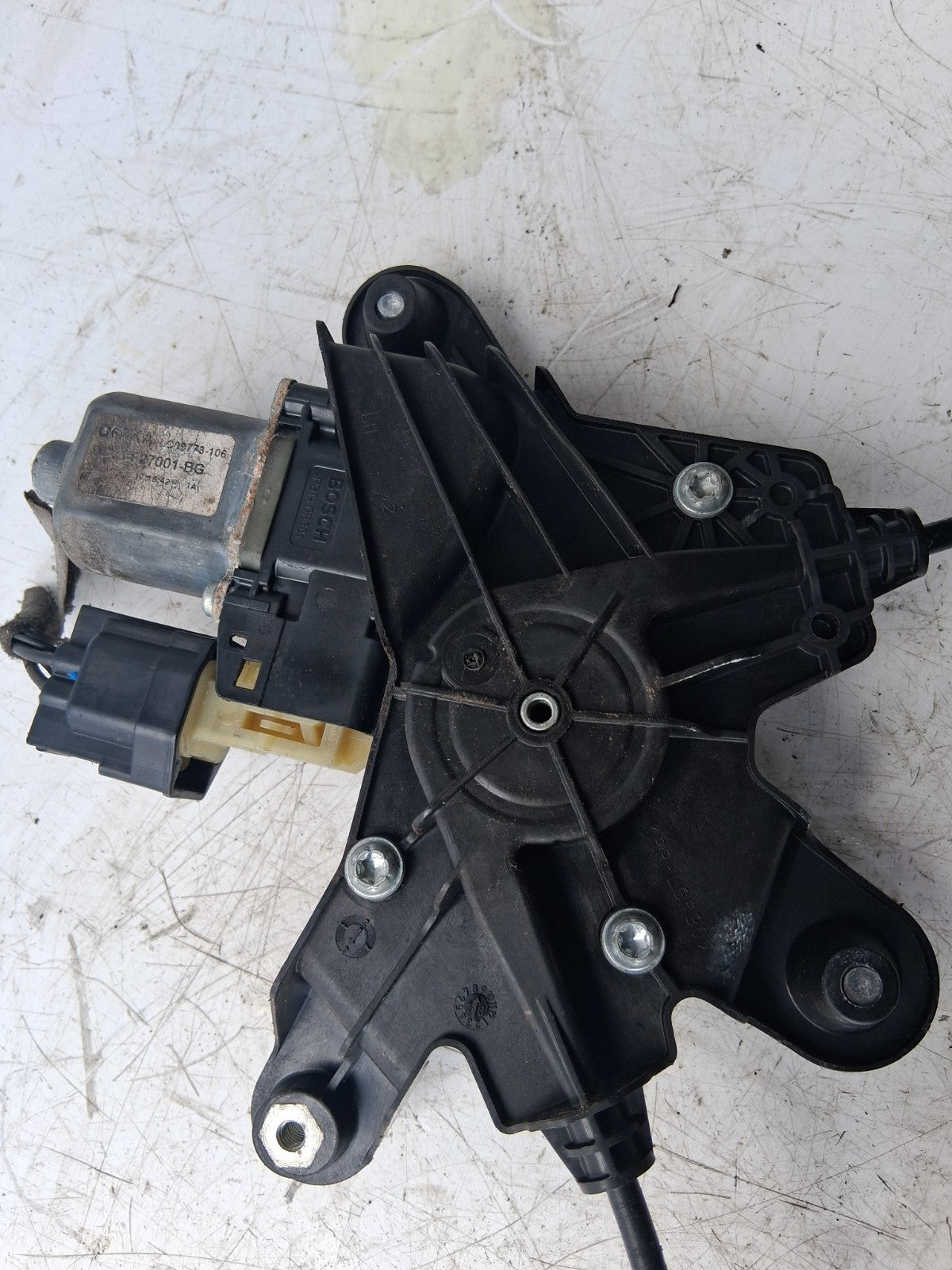 2018 FORD MONDEO SIDE FRONT WINDOW REGULATOR AND MOTOR C04397101
