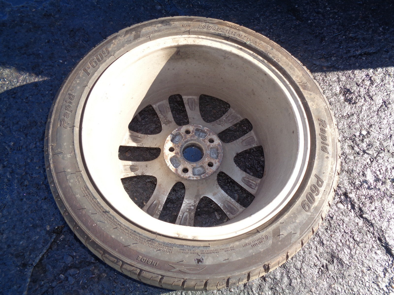 VW VOLKSWAGEN SCIROCCO 2011 17 INCH ALLOY WHEEL WITH TYRE 235/45R17
