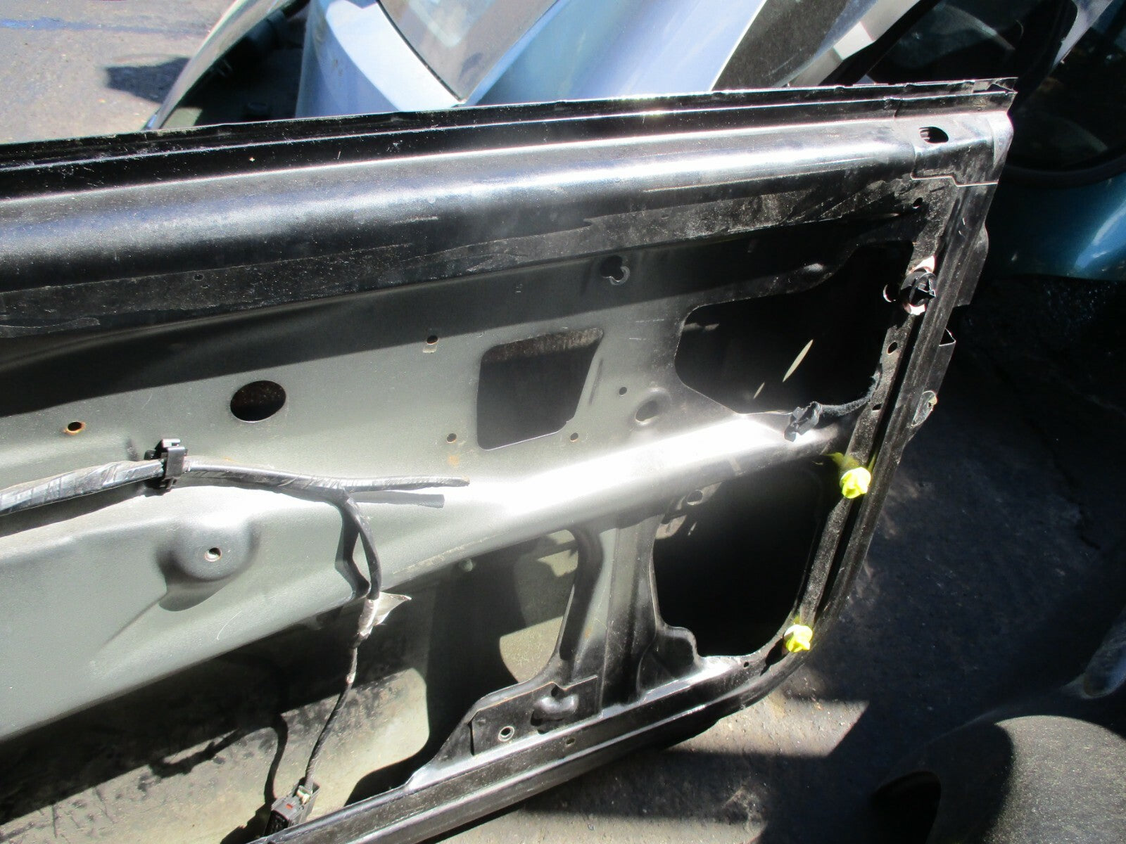 VW VOLKSWAGEN GOLF CABRIO 1998 BARE OS DRIVER SIDE DOOR SHELL FRAME BLACK