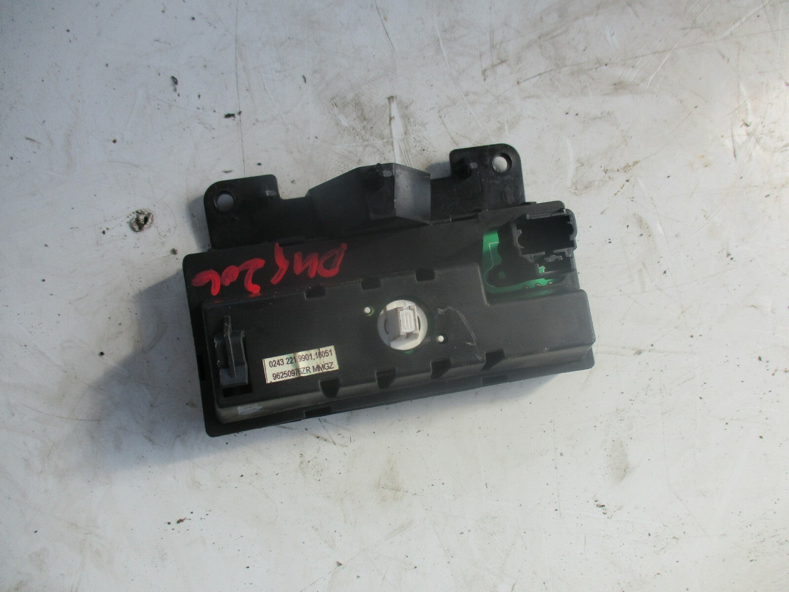 PEUGEOT 206 INTERIOR CLOCK DIGITAL DISPLAY SCREEN UNIT 96250976ZR