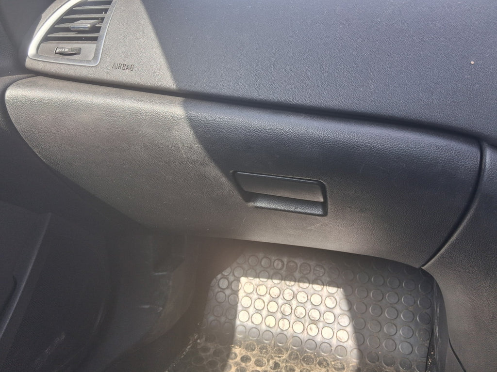 2013 VAUXHALL ASTRA J ESTATE GLOVE BOX FRONT STORAGE COMPARTMENT