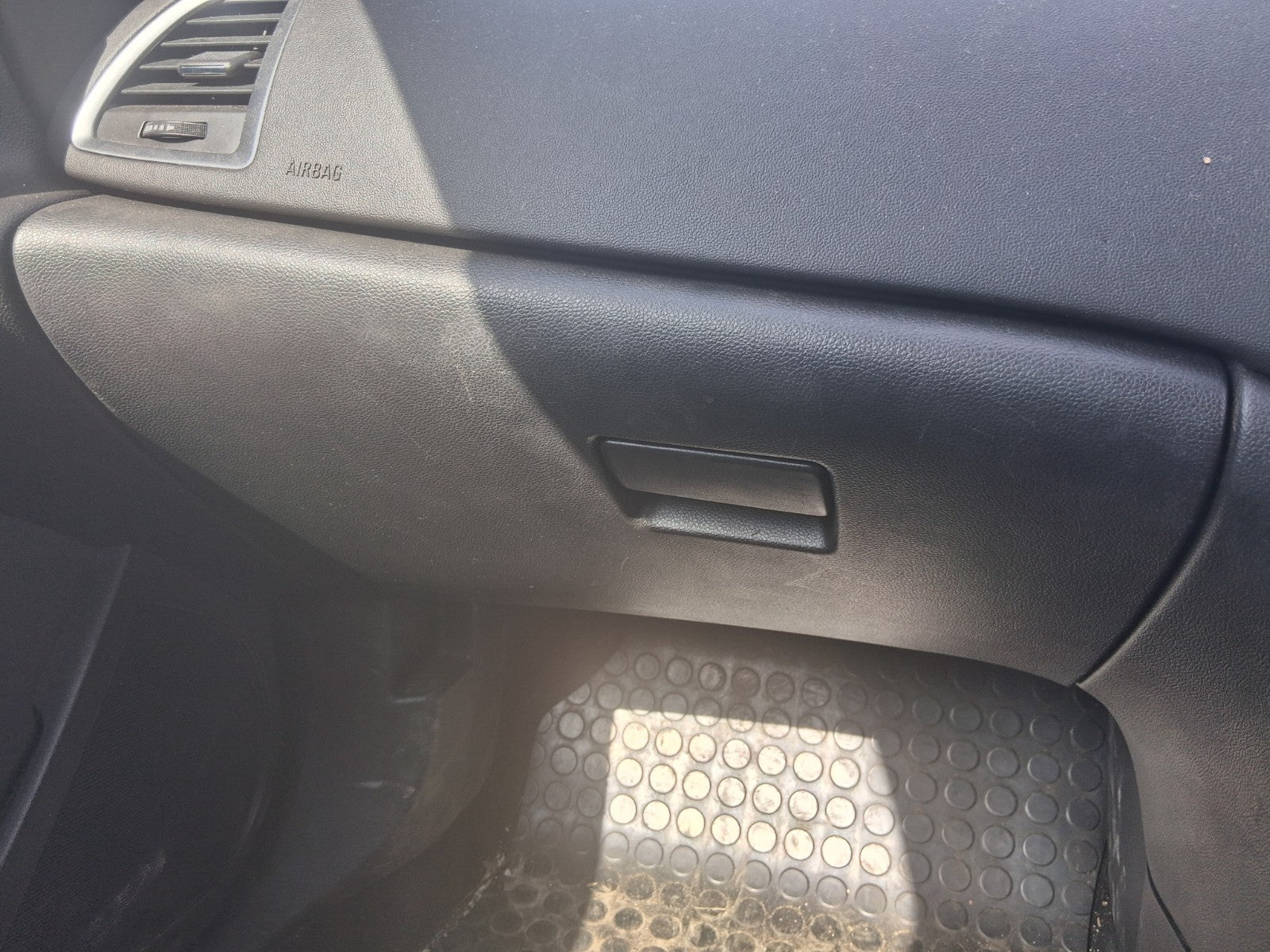 2013 VAUXHALL ASTRA J ESTATE GLOVE BOX FRONT STORAGE COMPARTMENT