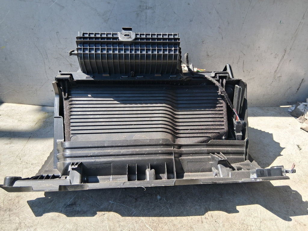 VW VOLKSWAGEN PASSAT B8 2019 GLOVE BOX FRONT STORAGE COMPARTMENT 3G2857097
