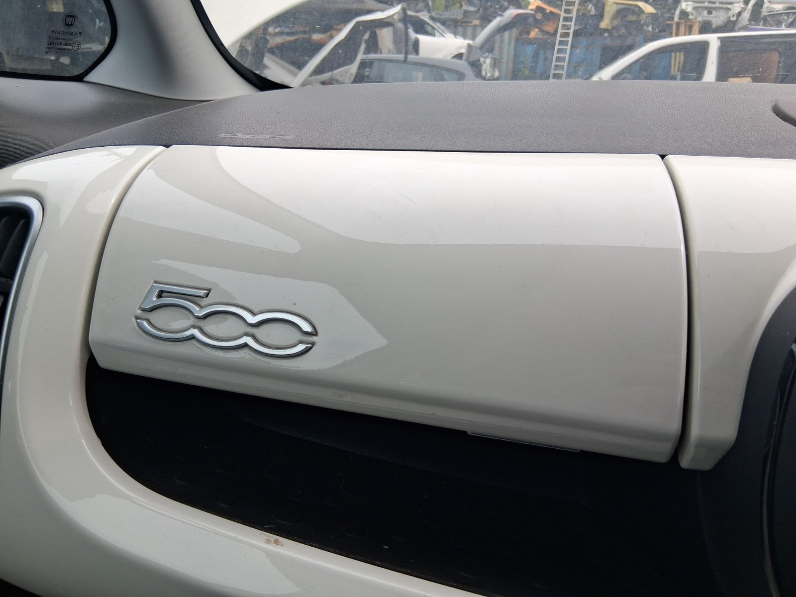 2019 FIAT 500L HATCH NS PASSENGER SIDE UPPER STORAGE COMPARTMENT GLOVE BOX