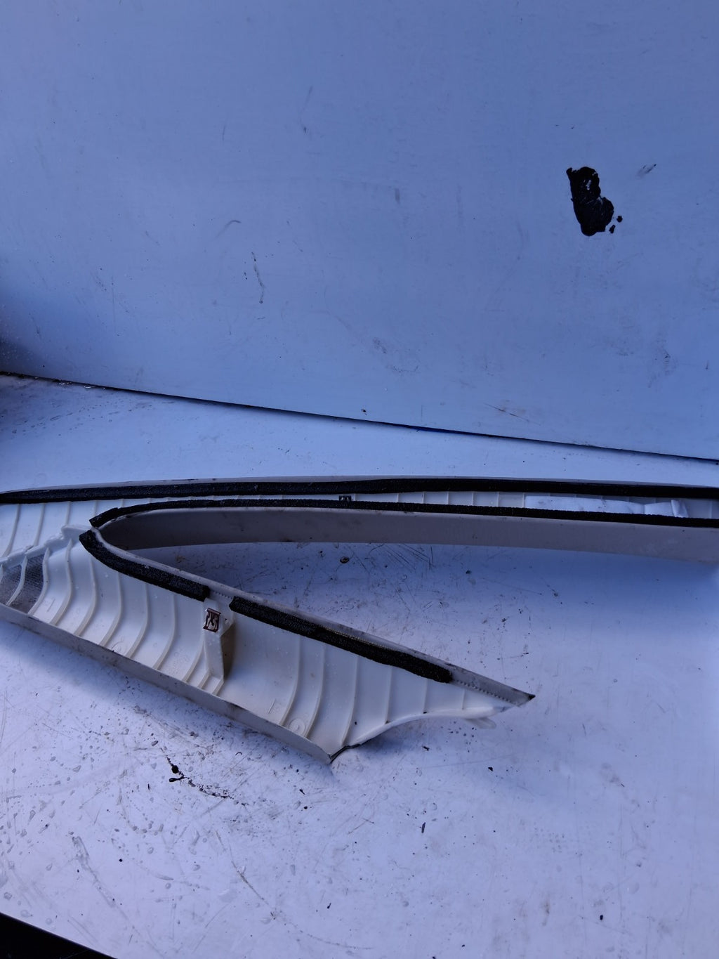 2019 FORD GALAXY MK4 DRIVER SIDE PILLAR INTERIOR GREY TRIM 631102081