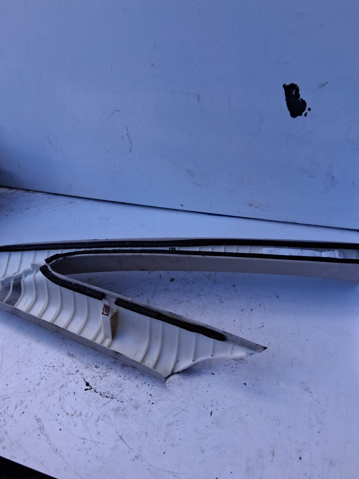 2019 FORD GALAXY MK4 DRIVER SIDE PILLAR INTERIOR GREY TRIM 631102081