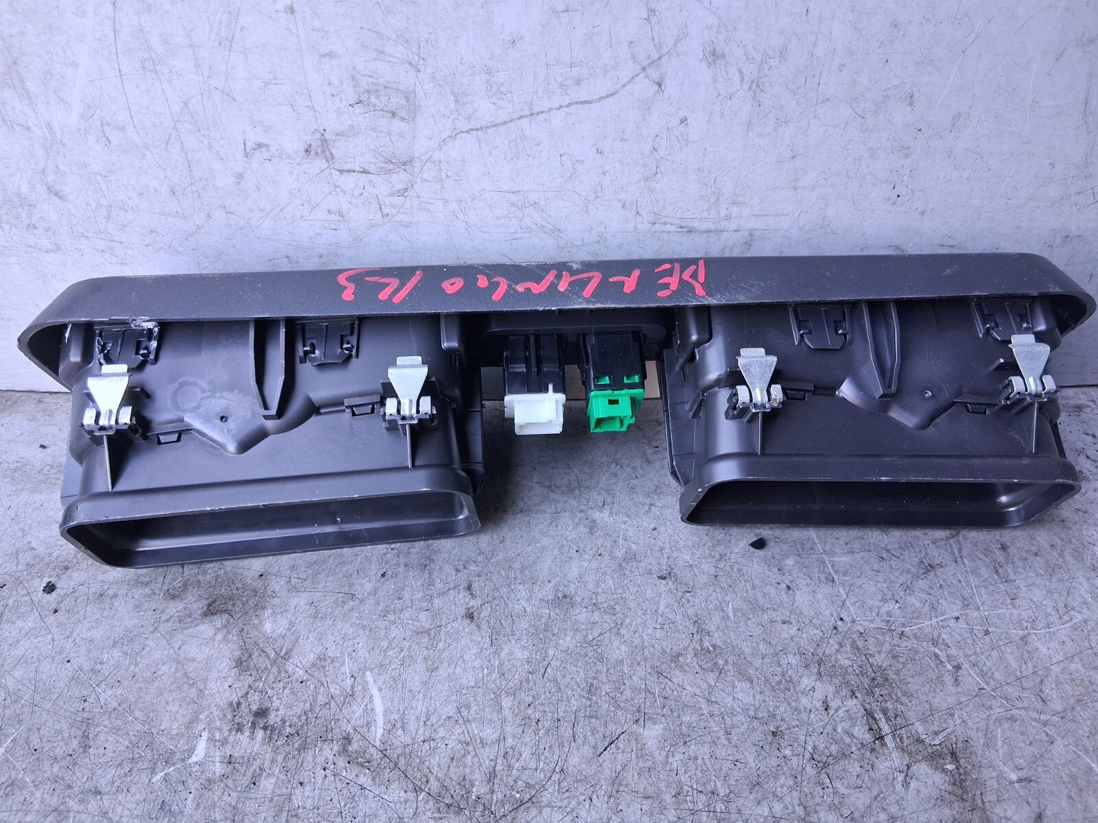 2023 CITROEN BERLINGO MK3 CENTRE DASHBOARD FRONT AIRVENT HAZARD SWITCH GE0046620