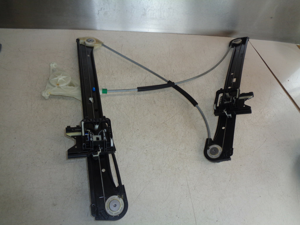 AUDI A3 8V 2017 NSF PASSENGER SIDE FRONT DOOR WINDOW REGULATOR 8V4837461