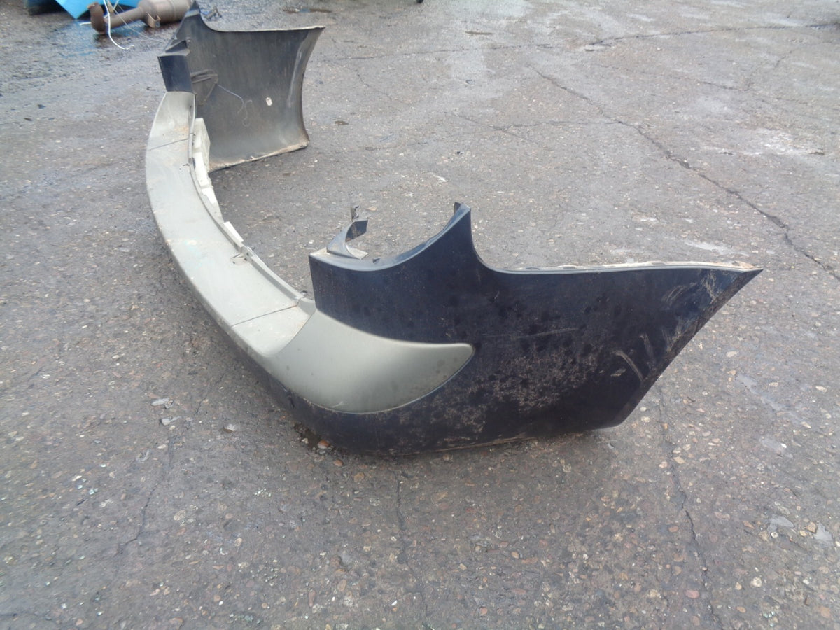 RENAULT LAGUNA 2003 MK2 ESTATE COMPLETE REAR BUMPER GREEN