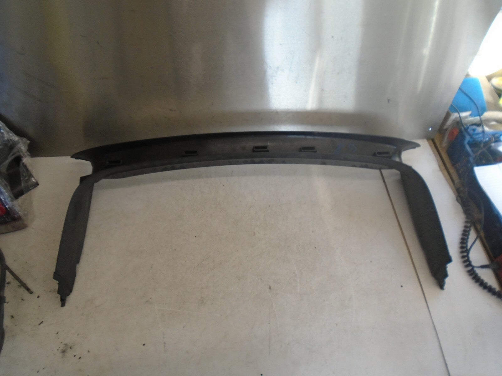 BMW GT 2016 REAR BOOT TAILGATE HATCH PLASTIC TRIM SURROUND 51497320721 201585-10