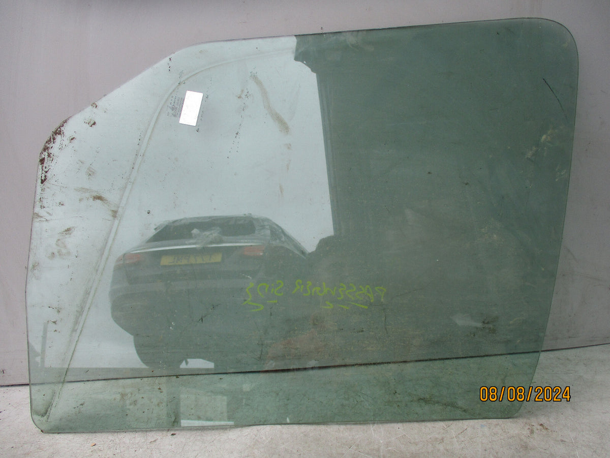 2020 MERCEDES BENZ SPRINTER W907 NSF PASSENGER SIDE WINDOW GLASS