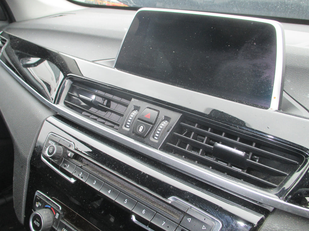 BMW X1 2018 F48 X DRIVE INTERIOR DASHBOARD MOULDING TRIM & VENTS PIANO BLACK
