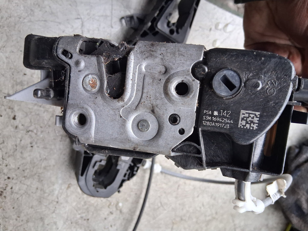 2021 VAUXHALL VIVARO MK3 NSF PASSENGER SIDE FRONT LEFT DOOR LOCK MECHANISM