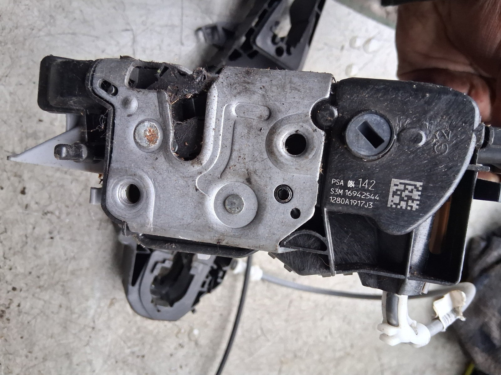2021 VAUXHALL VIVARO MK3 NSF PASSENGER SIDE FRONT LEFT DOOR LOCK MECHANISM