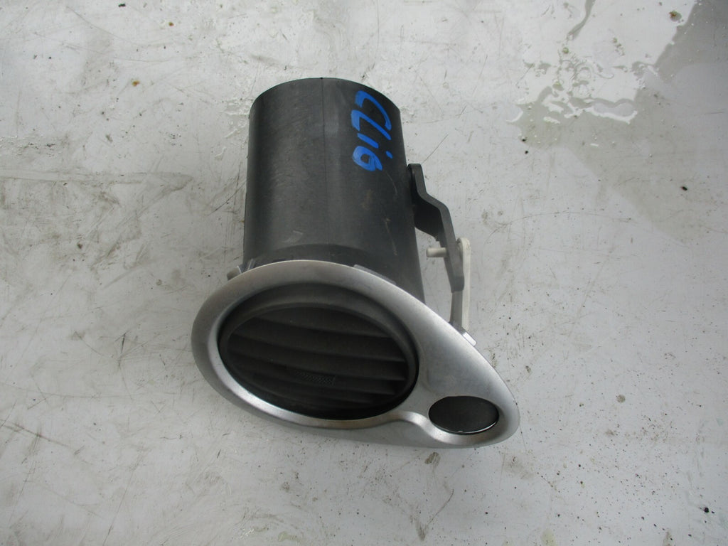 RENAULT CLIO MK3 NS PASSENGER SIDE DASHBOARD LEFT SIDE AIR VENT SILVER 220407