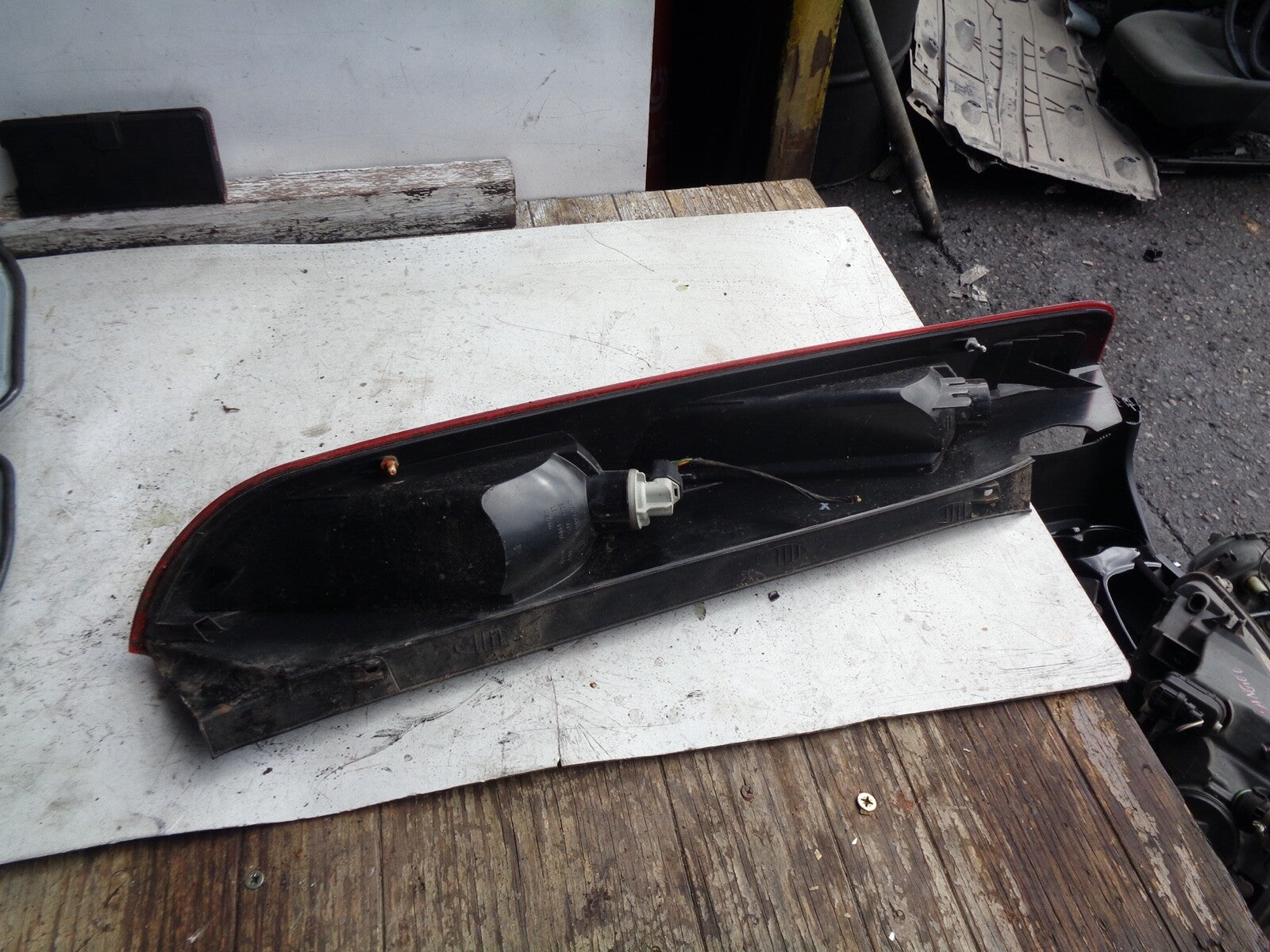 FORD FOCUS MK2 OFF DRIVER SIDE REAR LIGHT 4M51 13404 A