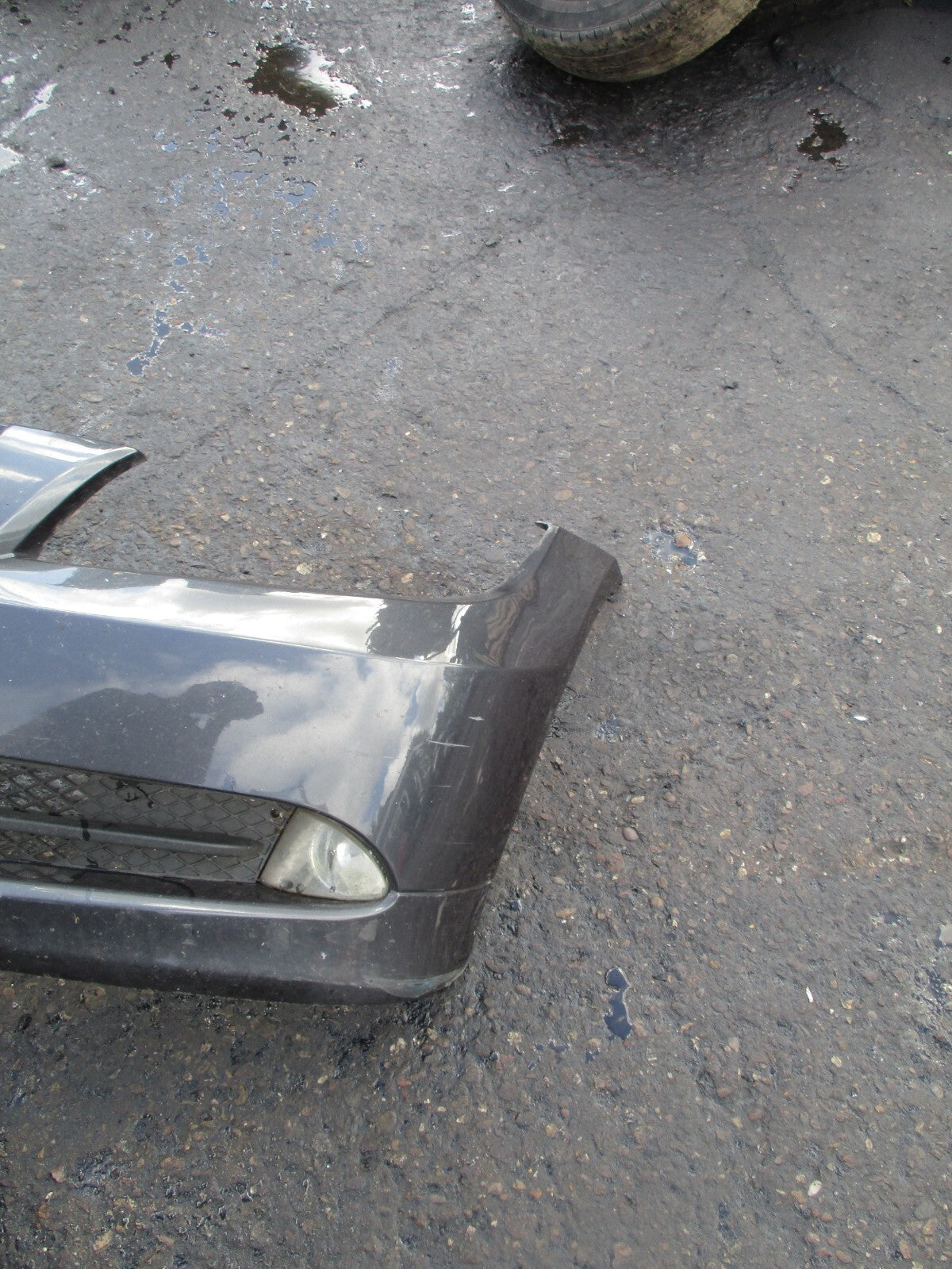 2005 BMW 3 SERIES E90 FRONT BUMPER WITH GRILLS GREY