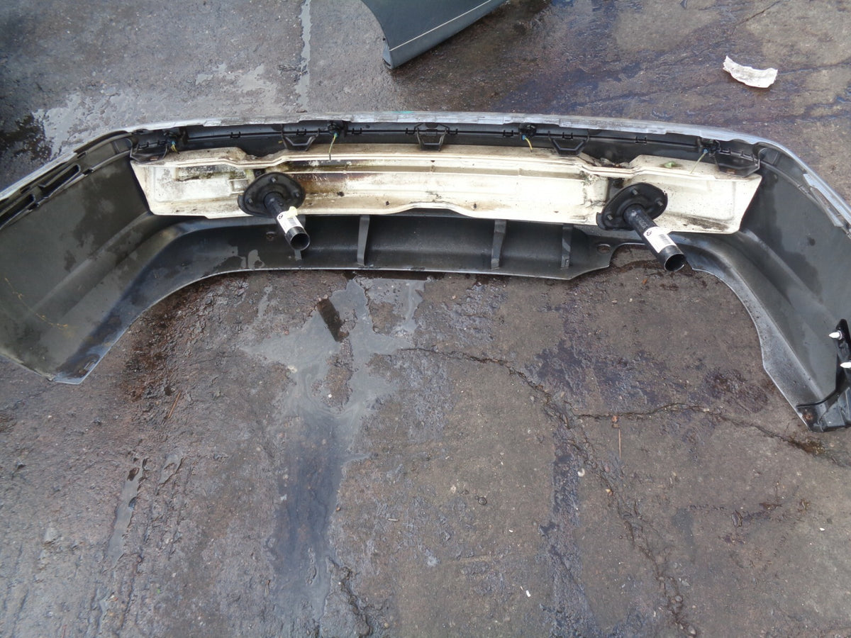 BMW 3 SERIES E46 01-05 SALOON REAR BUMPER WITH PDC IN SILVER