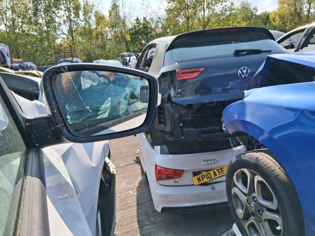 SEAT TOLEDO MK4 2018 HATCHBACK OSF DRIVER SIDE MANUALFOLD WING MIRROR WHITE