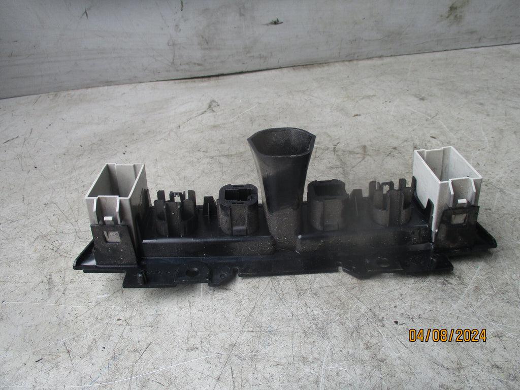 2008 FORD FOCUS MK2 DASHBOARD CONTROL SWITCH PANEL 8M5113D734B