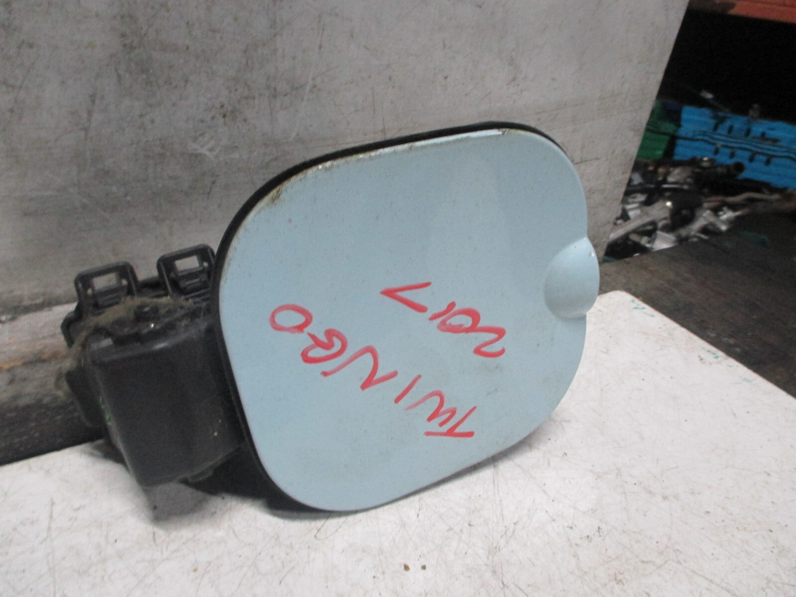 RENAULT TWINGO MK3 2017 FUEL FILLER FLAP LIGHT BLUE