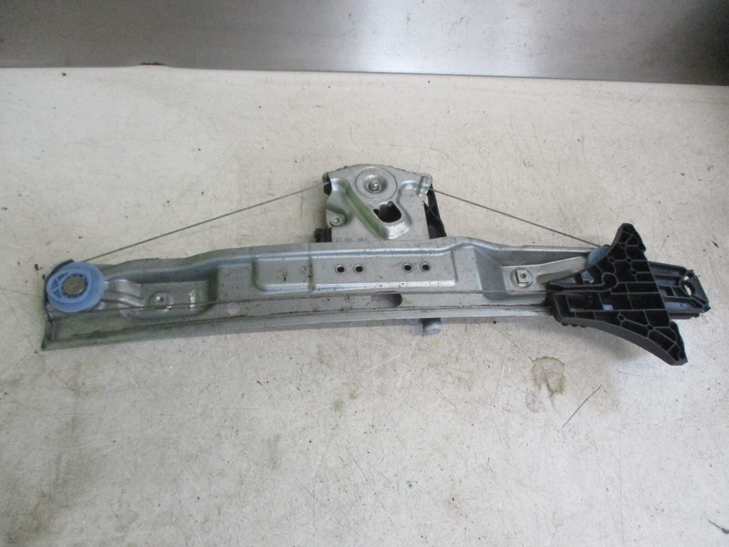 VAUXHALL INSIGNIA 2012 NSR PASSENGER SIDE REAR WINDOW MOTOR REGULATOR 20952450