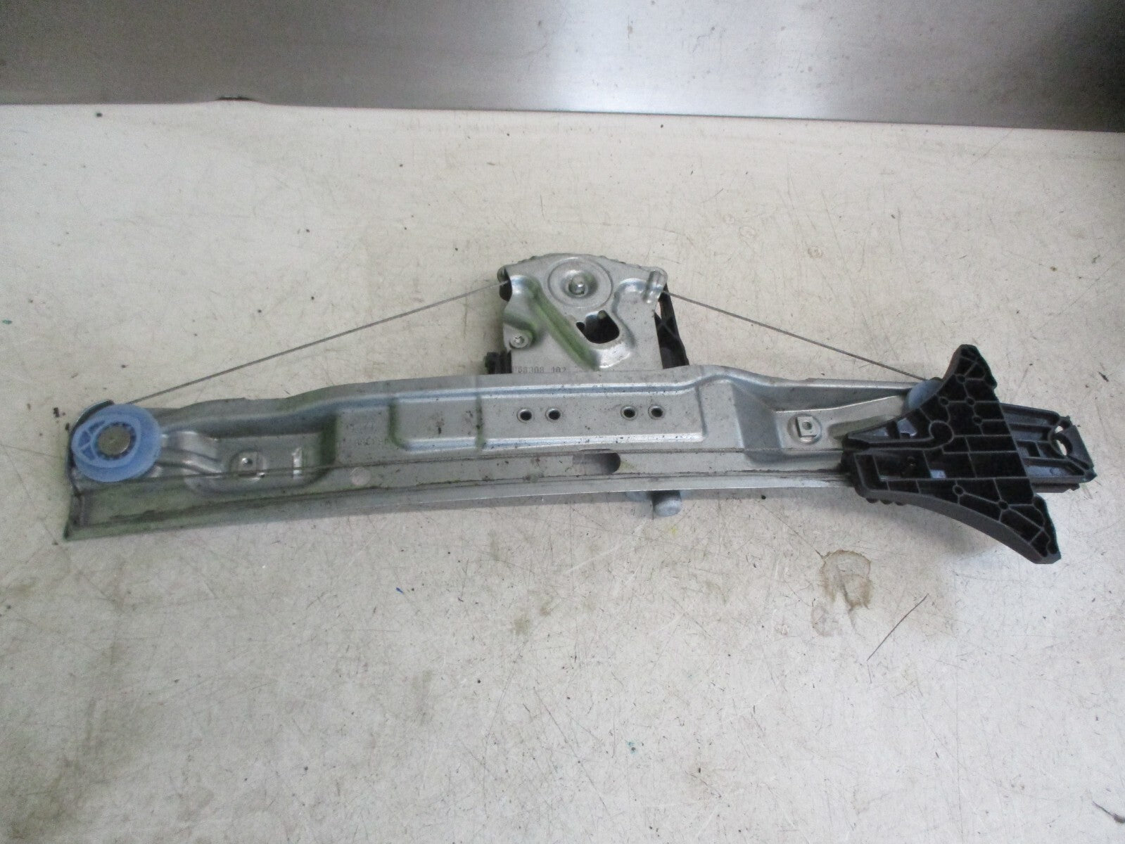 VAUXHALL INSIGNIA 2012 NSR PASSENGER SIDE REAR WINDOW MOTOR REGULATOR 20952450