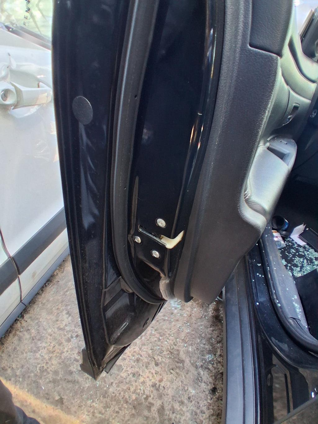 2018 MITSUBISHI OUTLANDER MK3 NSF PASSENGER SIDE FRONT DOOR LOCK MECHANISM