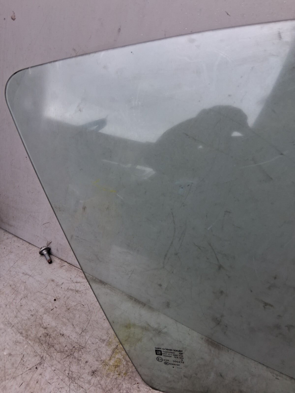 VAUXHALL CORSA E 2018 OSR DRIVER SIDE REAR RIGHT WINDOW GLASS 43R000479