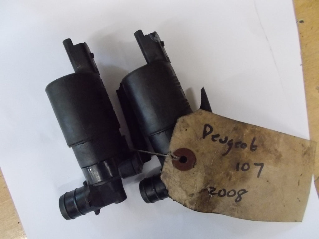 2008 PEUGEOT 107 FRONT WINDSCREEN WASHER JETS (x2) 8200031805/ 7700430078