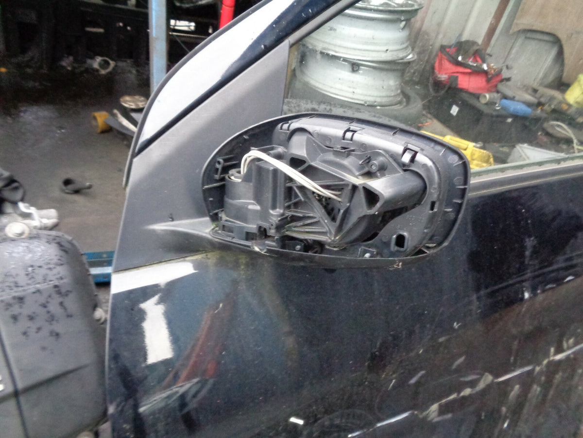 SUZUKI CELERIO 2018 NSF PASSENGER SIDE FRONT COMPLETE DOOR BLACK DAMAGED