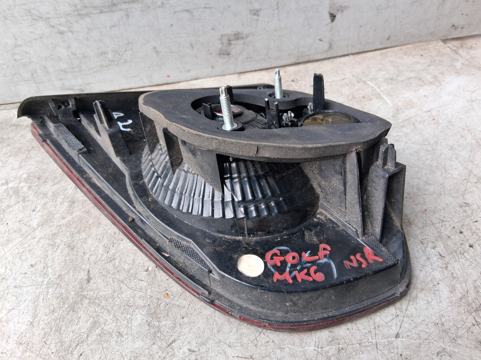 2011 VW VOLKSWAGEN GOLF MK6 NSR PASSENGER SIDE REAR INNER TAIL LIGHT 5K0945093