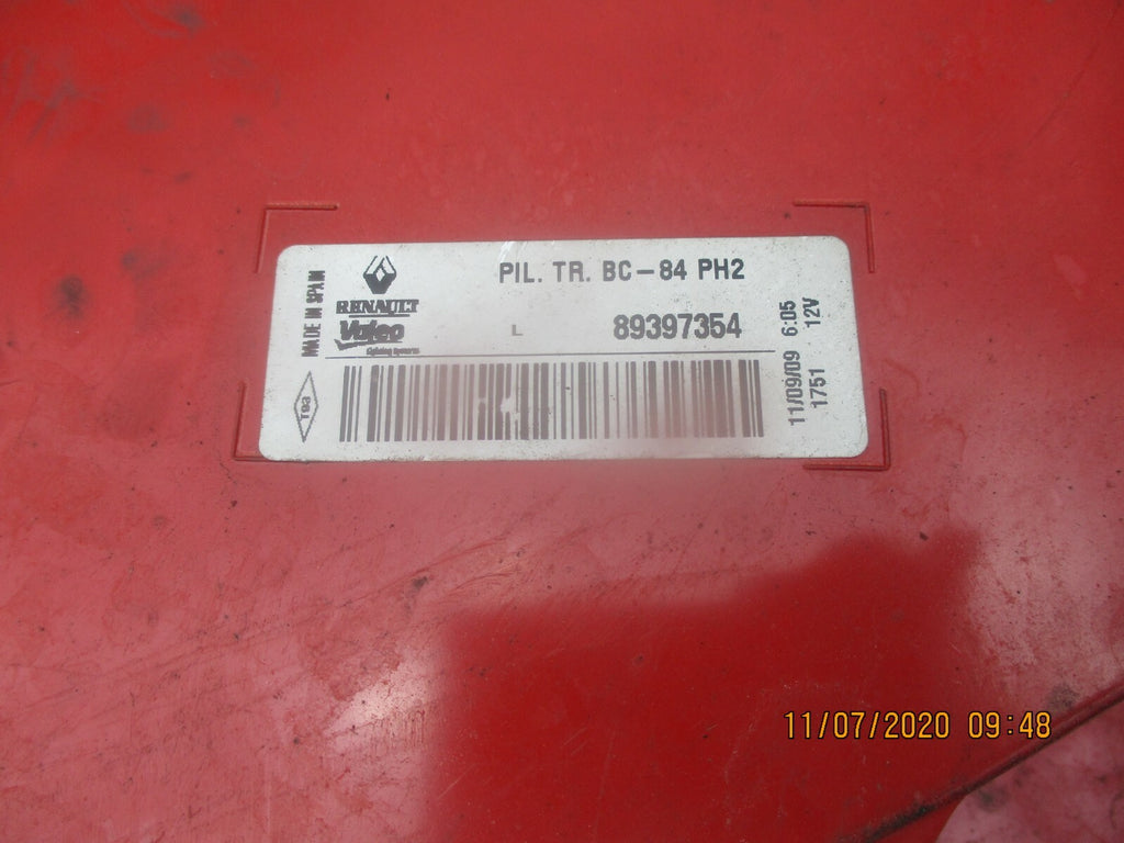RENAULT MEGANE MK2 2006 5 DOOR PASSENGER SIDE REAR TAIL LIGHT