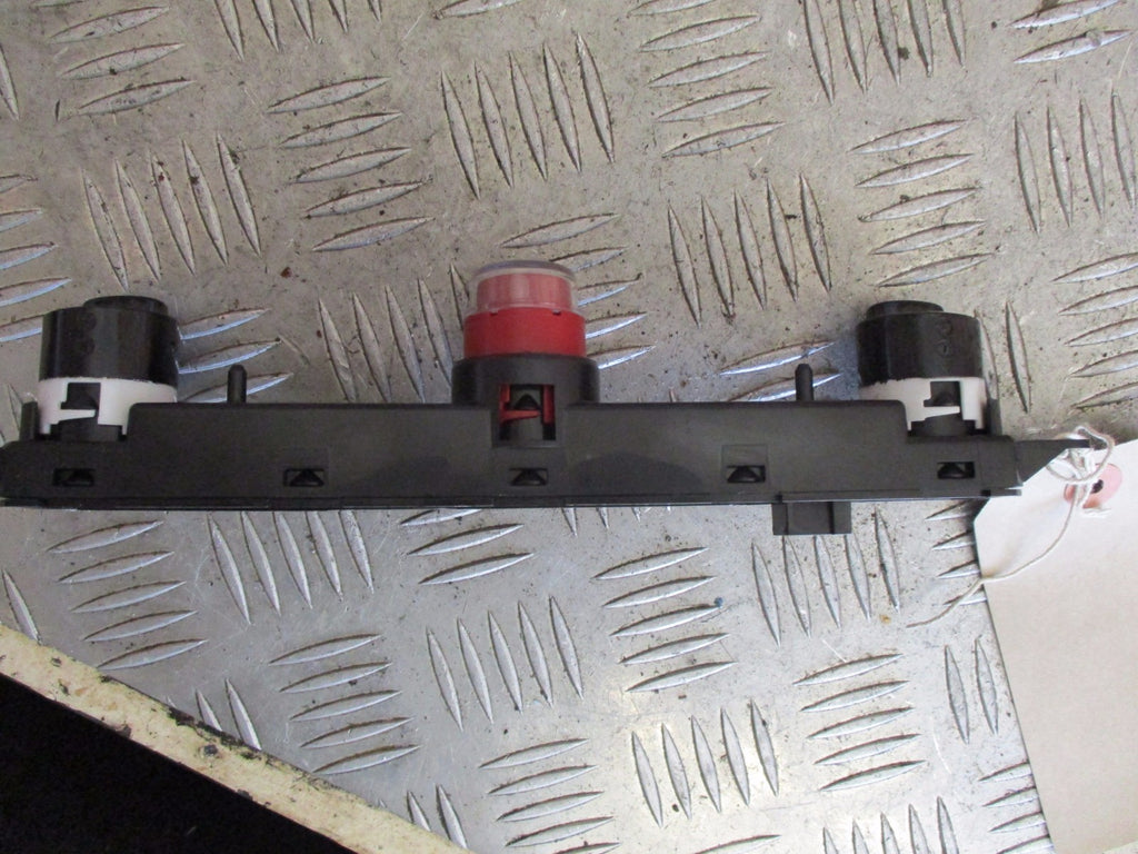 2014 FIAT 500 POP HAZARD FOGLIGHT CITY DASH SWITCH CONTROL UNIT  E30496