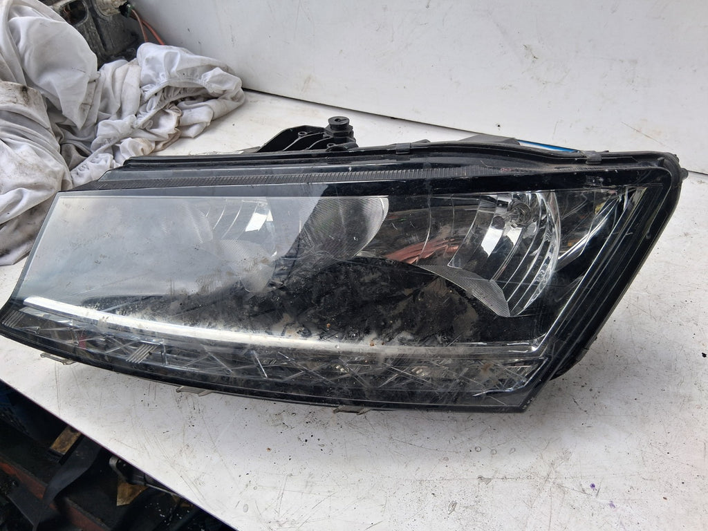 2019 SKODA FABIA MK3 NJ NSF PASSENGER SIDE FRONT LEFT HEADLIGHT 6V2941015D