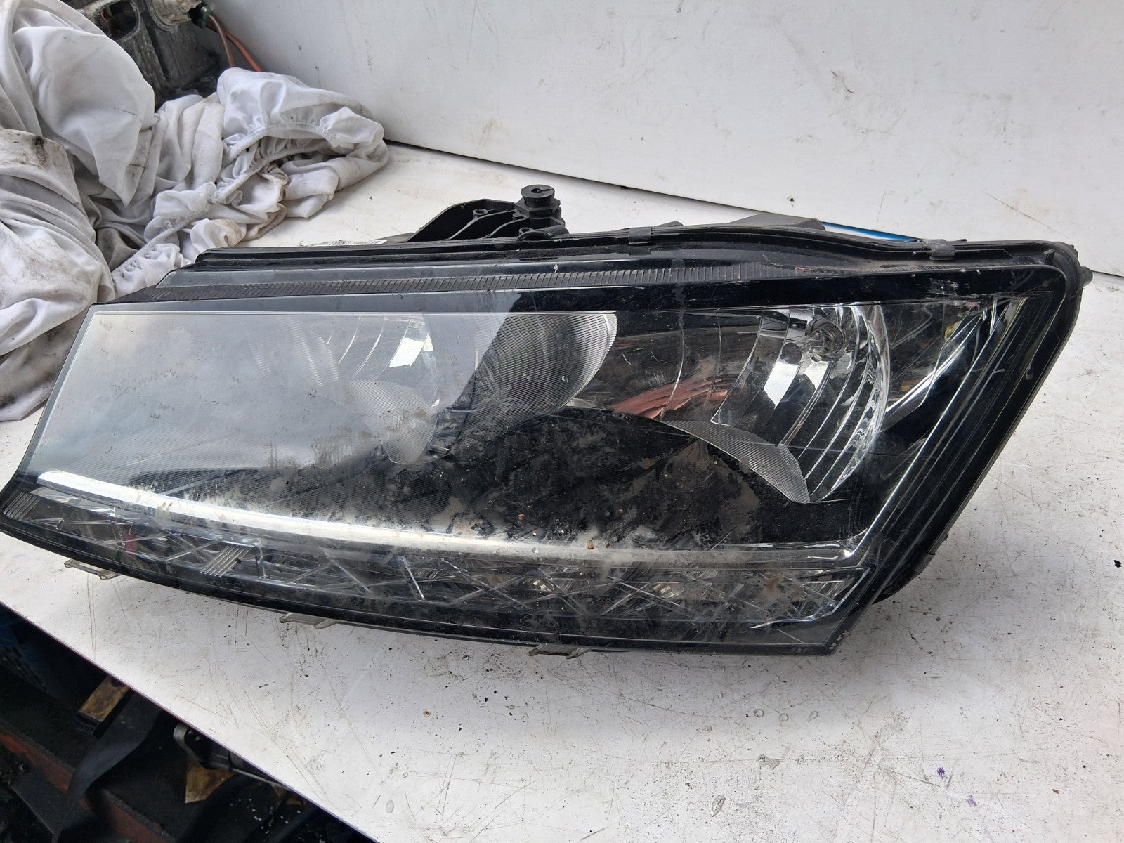 2019 SKODA FABIA MK3 NJ NSF PASSENGER SIDE FRONT LEFT HEADLIGHT 6V2941015D