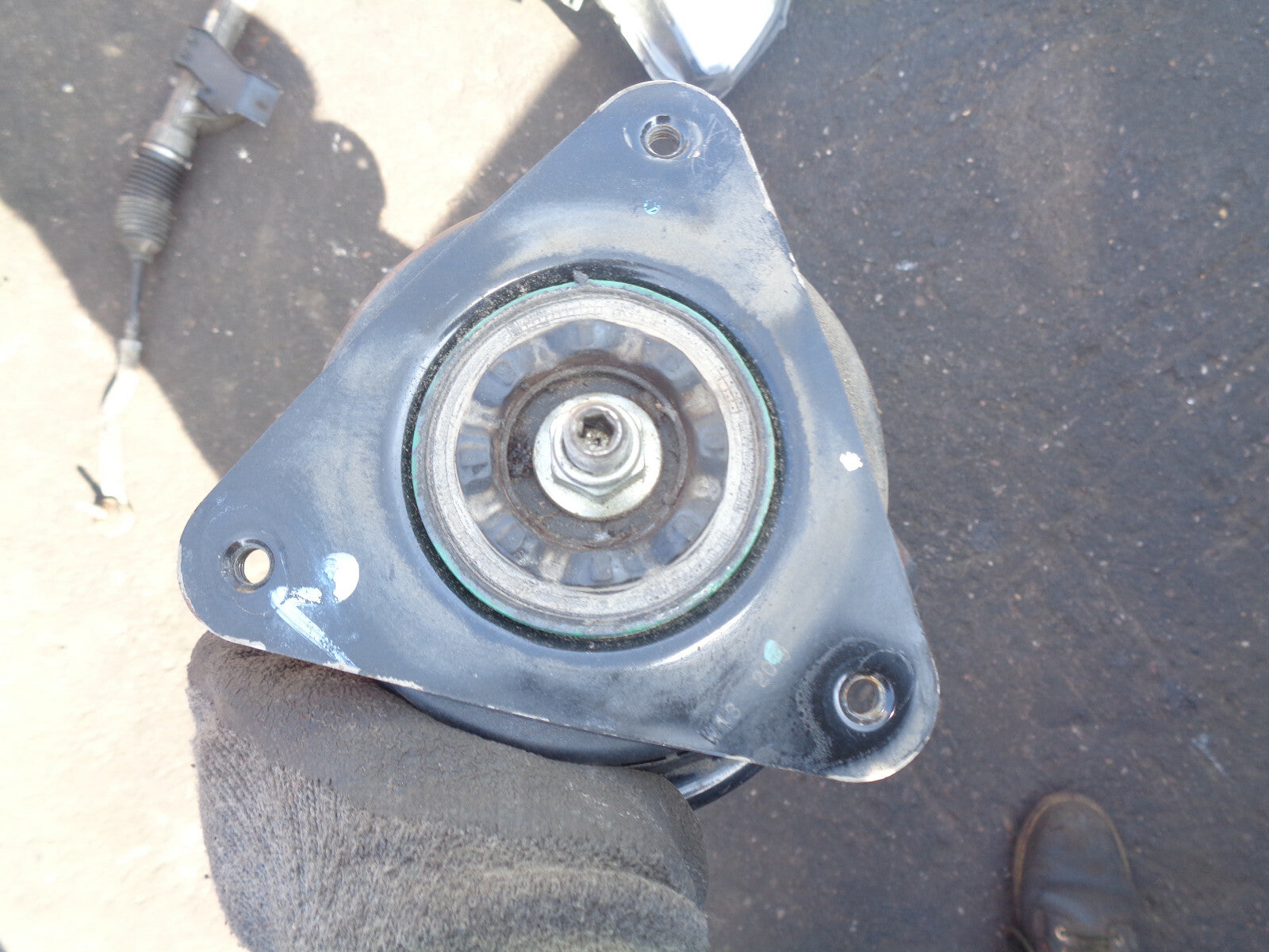 NISSAN X TRAIL T32 MK3 2019 1.7 DIESEL NS PASSENGER SIDE SUSPENSION LEG